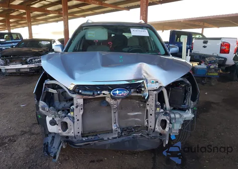 2017 Subaru Forester 2.5I Premium z USA, uszkodzony, nr VIN JF2SJAEC6HH420519